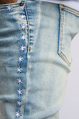 "SPOTLIGHT" SKINNY DENIM (LIGHT BLUE)